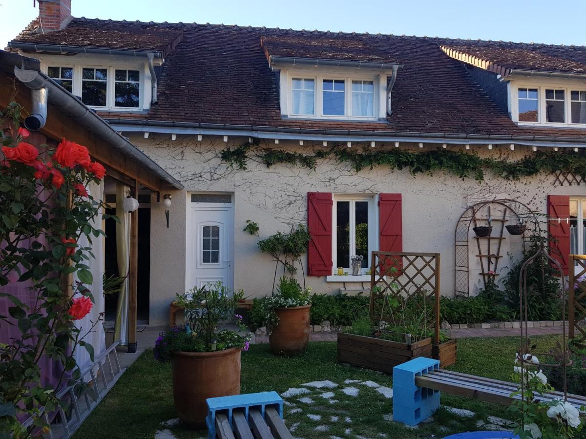 Ideal pour une pause Saint-Georges-sur-Cher Extérieur photo