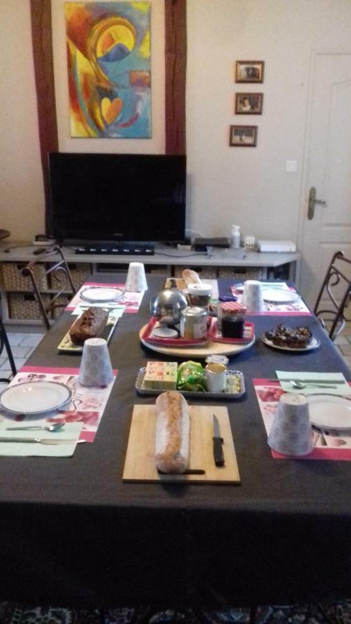 Ideal pour une pause Saint-Georges-sur-Cher Extérieur photo