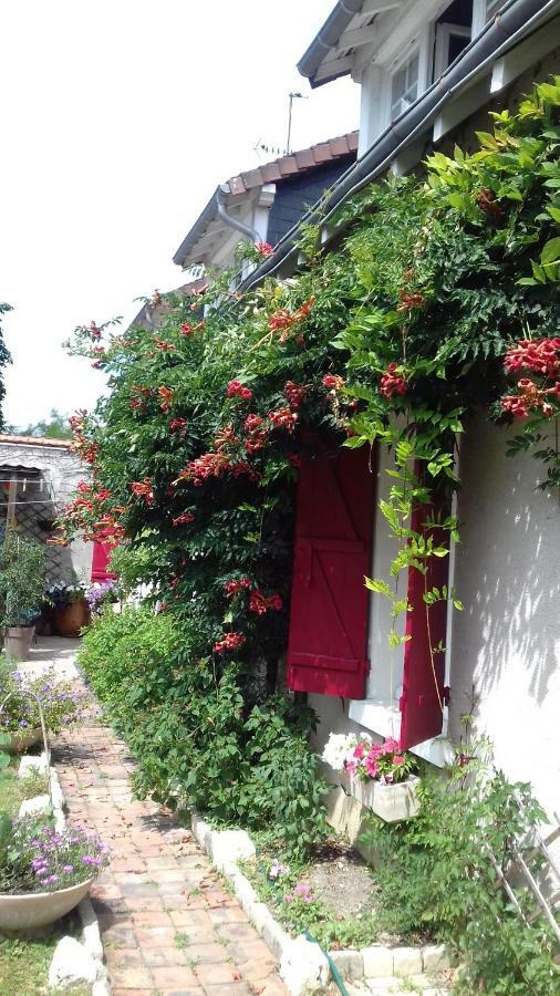 Ideal pour une pause Saint-Georges-sur-Cher Extérieur photo